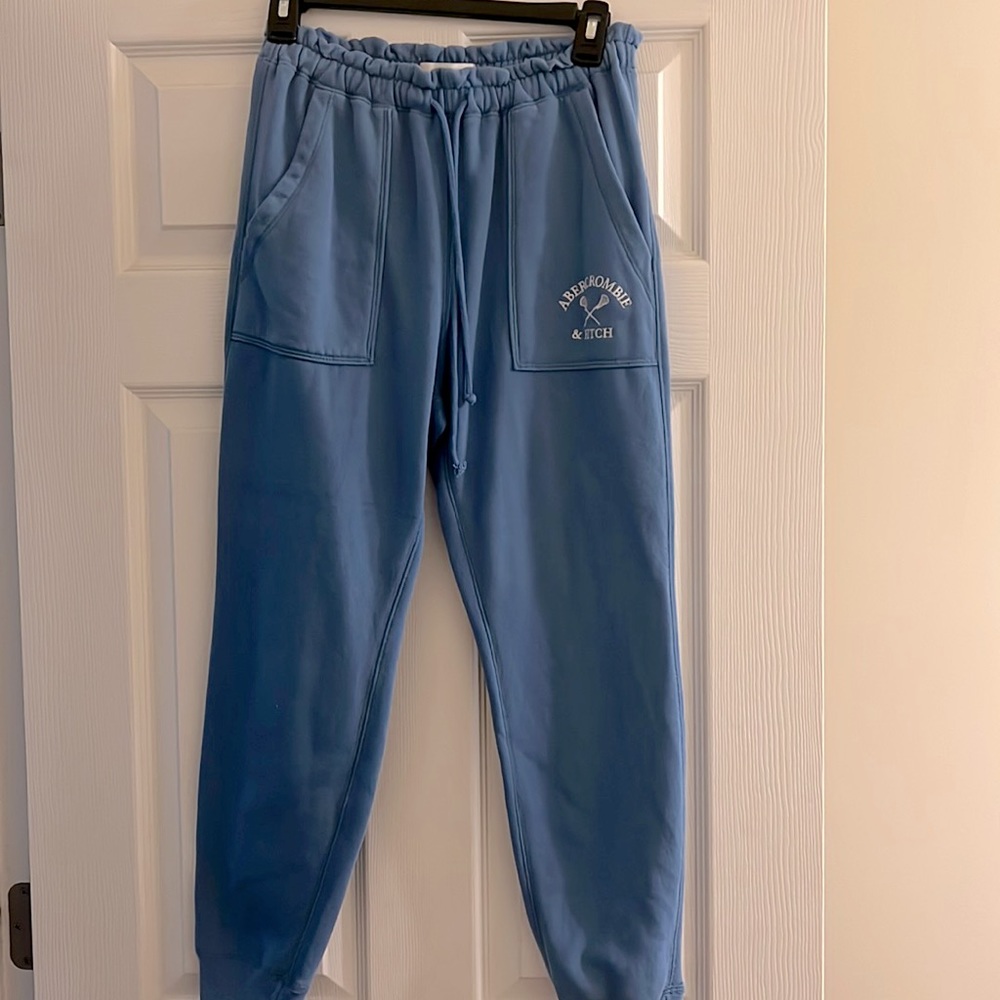 Abercrombie & Fitch Womens Sweats size S